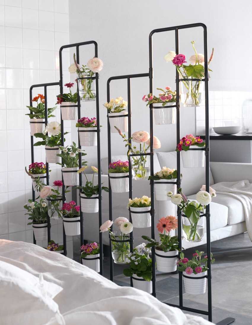 Садовая и комнатная подставка для цветов своими руками из различных материалов